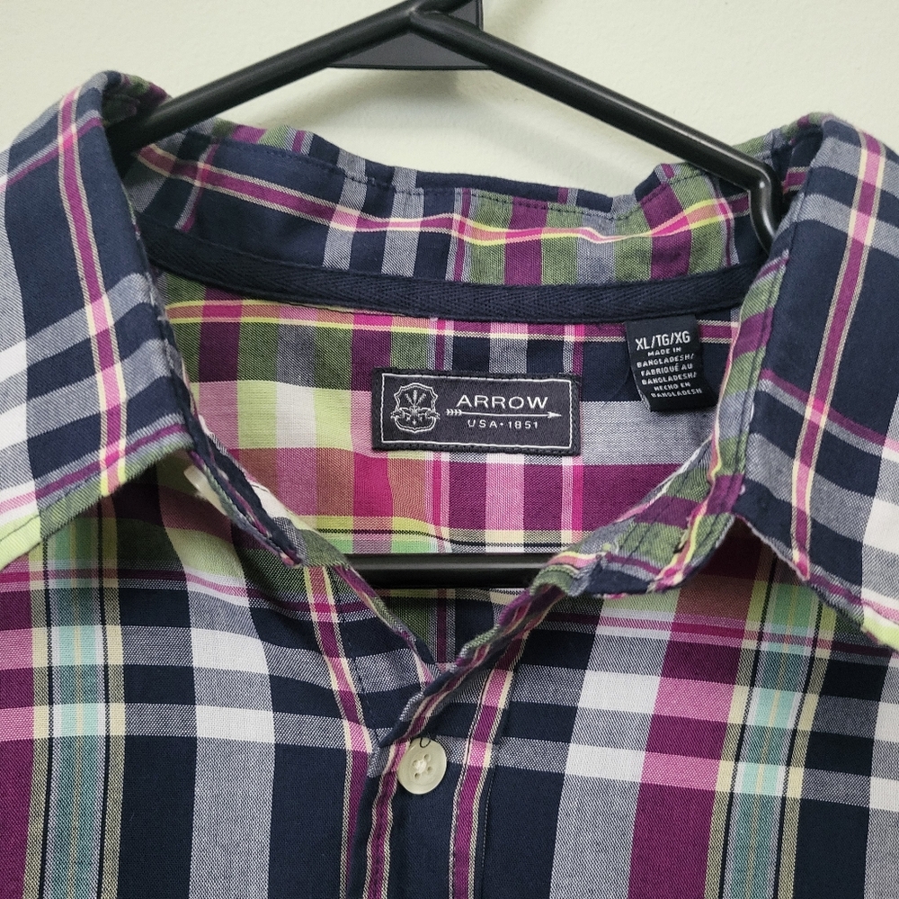 Men's XL Arrow button shirt - Picture 2 of 2